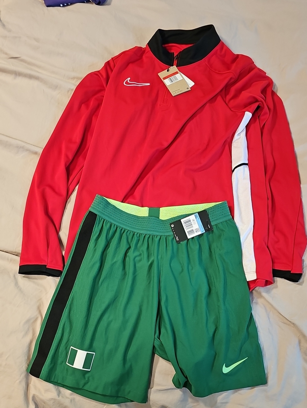 2 Mens Items, Soccer Shorts And Top NIKE, NWT